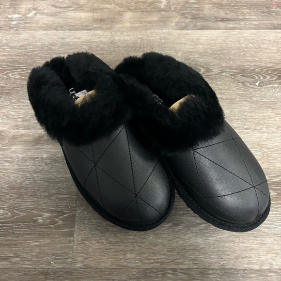UGG | Pearlized Slipper In Black Leather Indoor Outdoor NEW GIFT - Picture 4 of 10